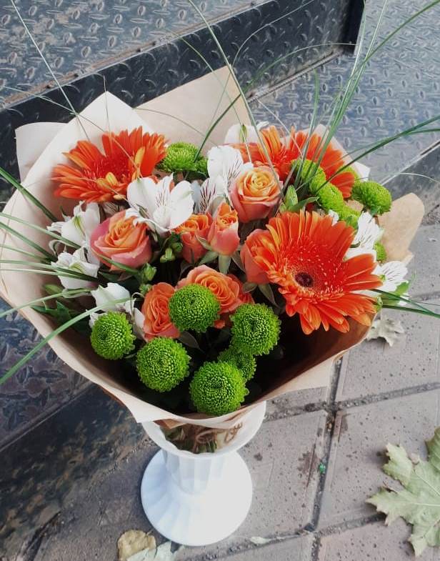 Букет цветов из: Герберы, Хризантемы, Альстромерии и Розы в Пятигорском