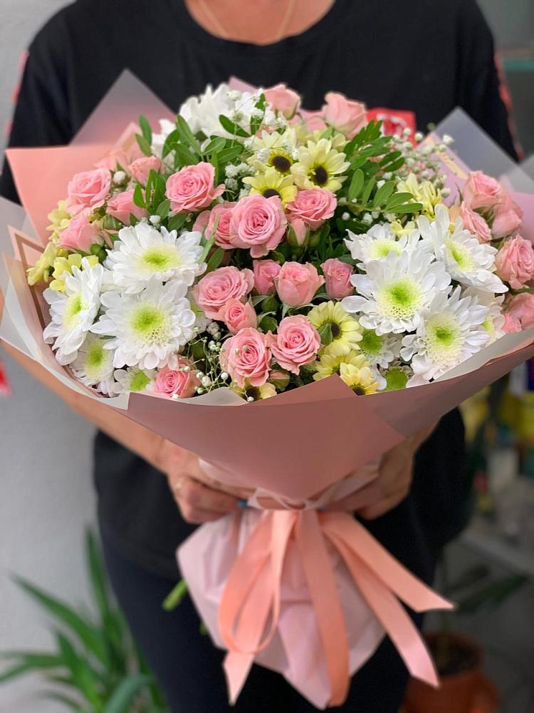 Букет цветов из: Розы и Хризантемы в Пятигорском