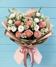 Букет цветов из:  Розы, Альстромерии и Лизиантусы в Пятигорском