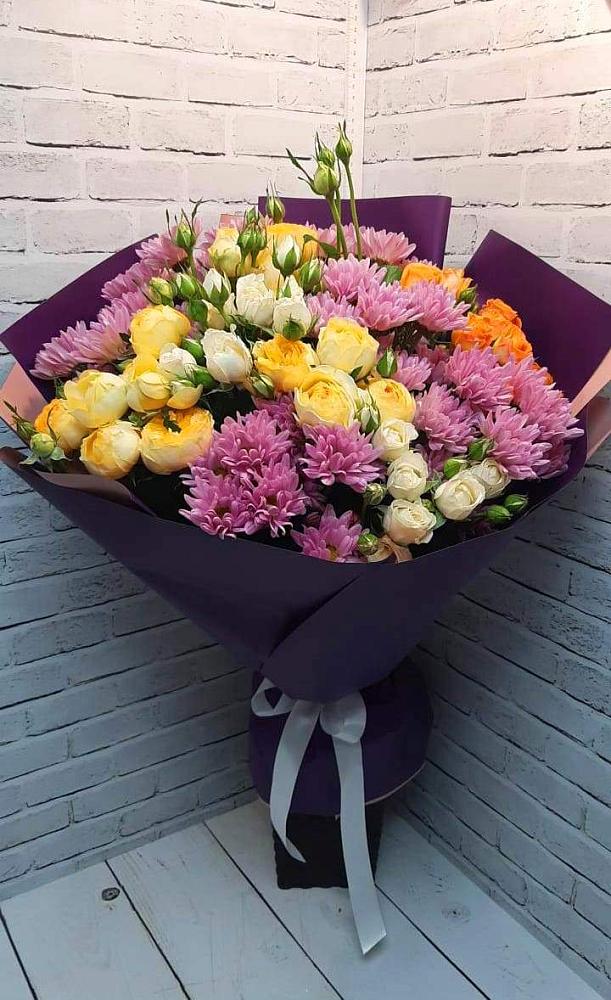 Букет цветов из: Хризантемы и Розы в Пятигорском