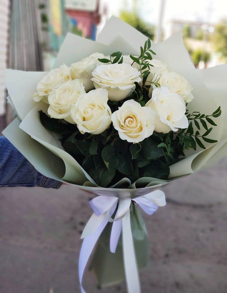 Букет Белые розы Проуд в Пятигорском