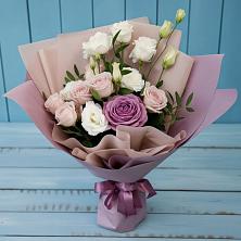 Букет цветов из:  Розы и Лизиантусы в Пятигорском