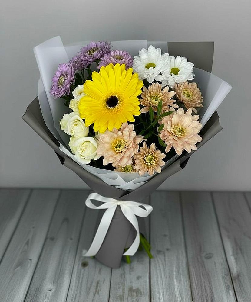 Букет цветов из: Розы, Герберы и Хризантемы в Пятигорском