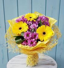 Букет цветов из:  Хризантемы и Герберы #REPLACE_PRED# Пятигорском