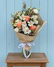 Букет цветов из:  Альстромерии, Лизиантусы, Розы и Хризантемы в Пятигорском