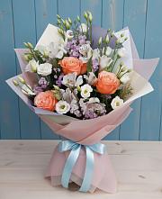 Букет цветов из:  Лизиантусы, Розы, Альстромерии и Гипсофила в Пятигорском