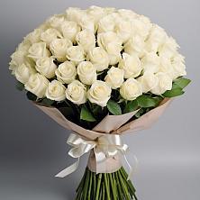 Букет 101 беля роза Белоснежка в Пятигорском
