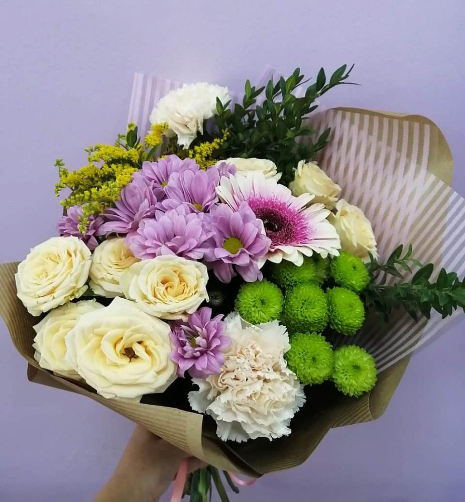 Букет цветов из: Хризантемы, Розы, Гвоздики и Герберы в Пятигорском