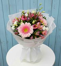 Букет цветов из:  Герберы, Альстромерии и Лизиантусы в Пятигорском