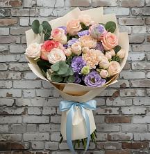 Букет цветов из:  Розы, Лизиантусы и Гвоздики #REPLACE_PRED# Пятигорском