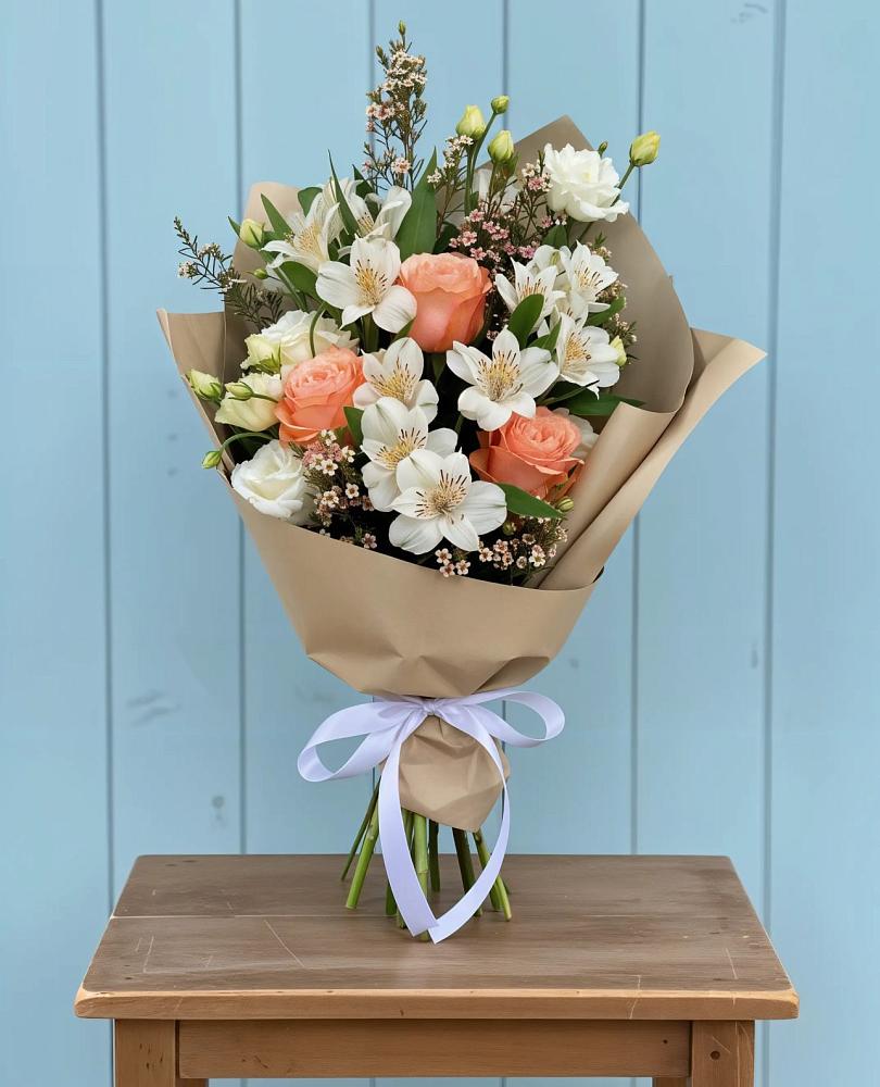 Букет цветов из: Альстромерии, Лизиантусы, Розы и Хризантемы в Пятигорском